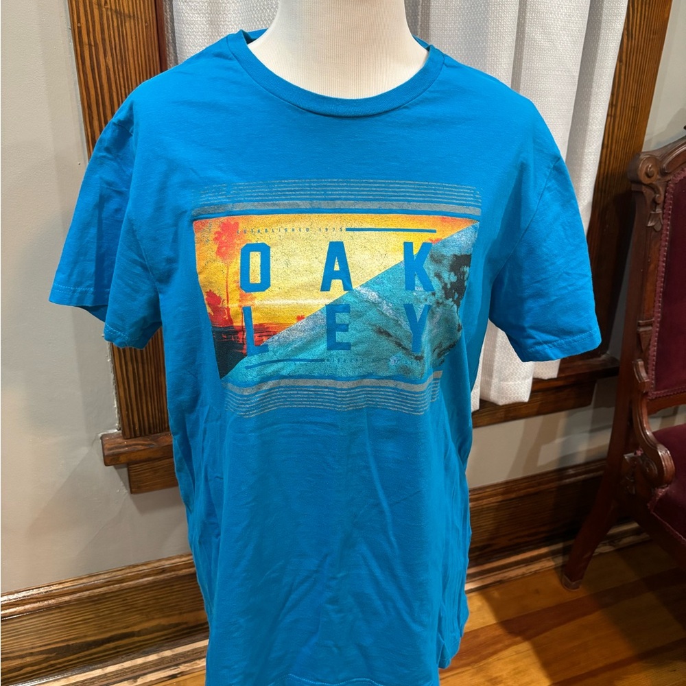 Vintage Blue Oakley T-shirt Disruptive by design short sleeve graphic tee Size L